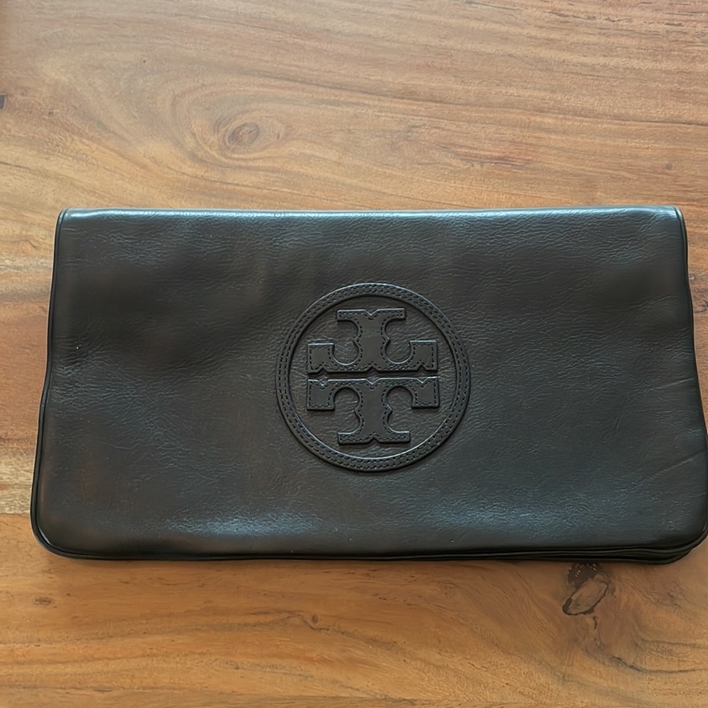 AUTHENTIC TORY BURCH LEATHER CROSSBODY/CLUTCH with Dustbag